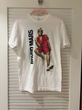 Bruno Mars 24k Magic world tour tee!